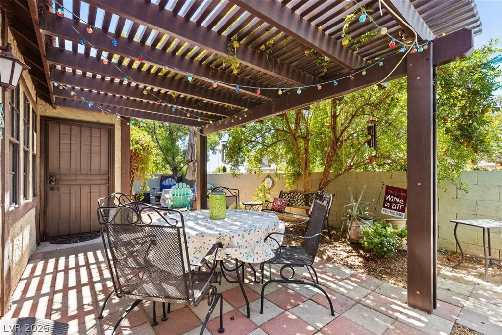 3984 Landsdown, Las Vegas, NV 89121