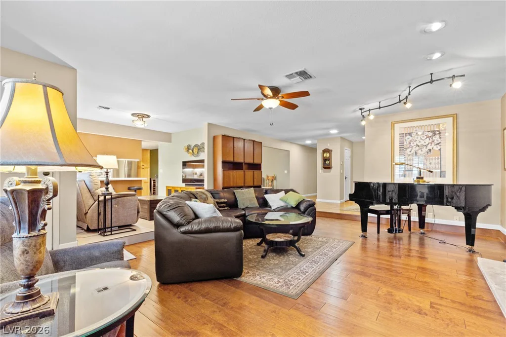 3984 Landsdown, Las Vegas, NV 89121