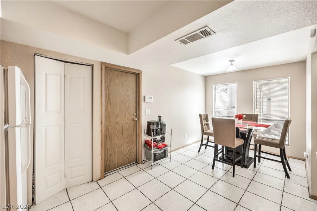 6633 Crosstimber, Las Vegas, NV 89108