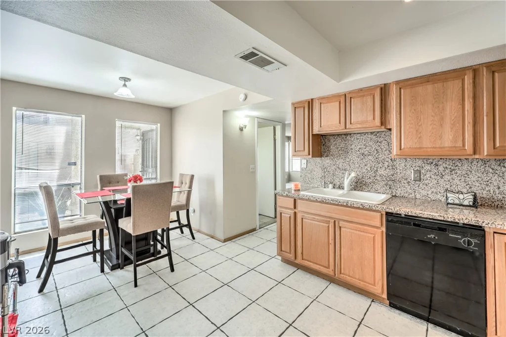 6633 Crosstimber, Las Vegas, NV 89108