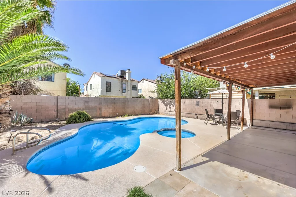 6633 Crosstimber, Las Vegas, NV 89108