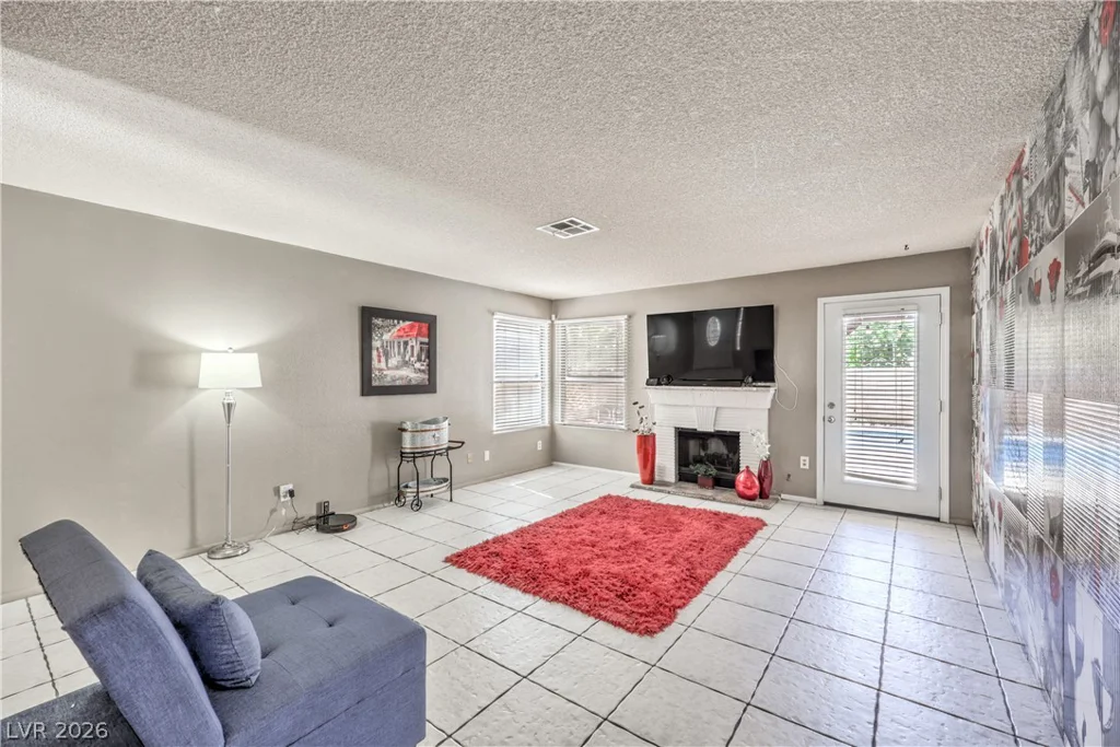 6633 Crosstimber, Las Vegas, NV 89108