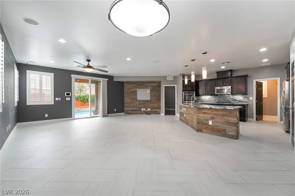 10568 Painted Bridge, Las Vegas, NV 89179