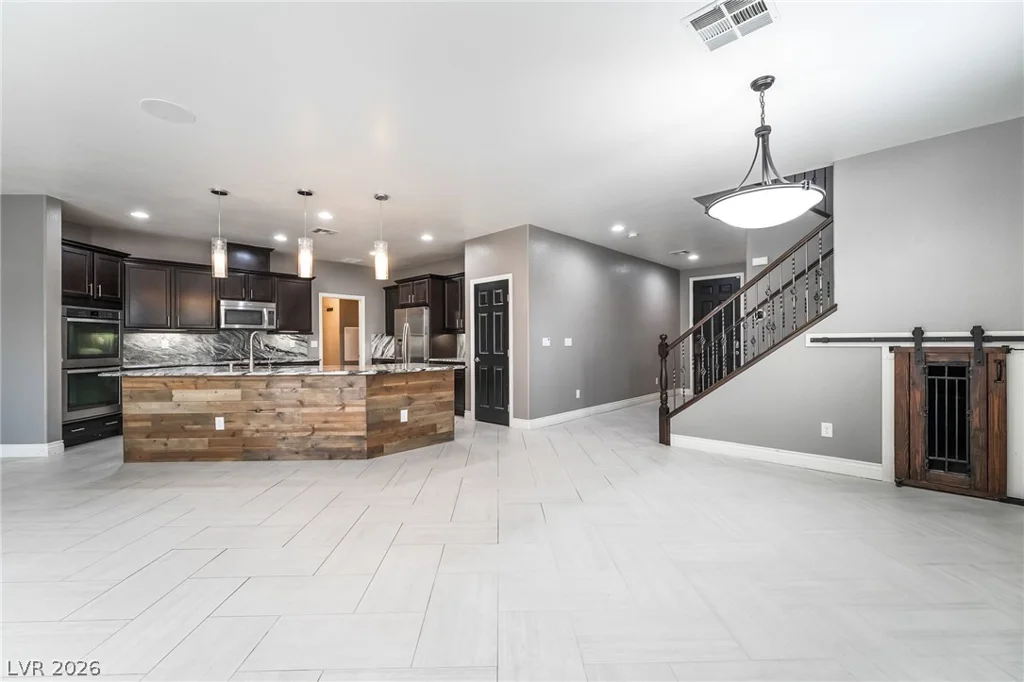 10568 Painted Bridge, Las Vegas, NV 89179