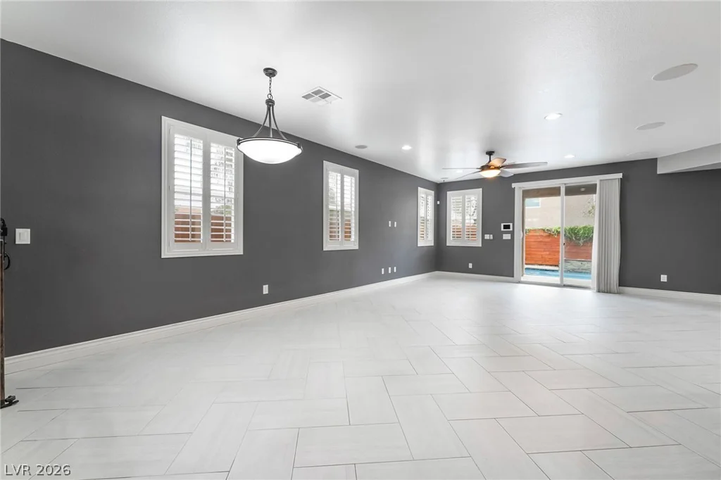 10568 Painted Bridge, Las Vegas, NV 89179