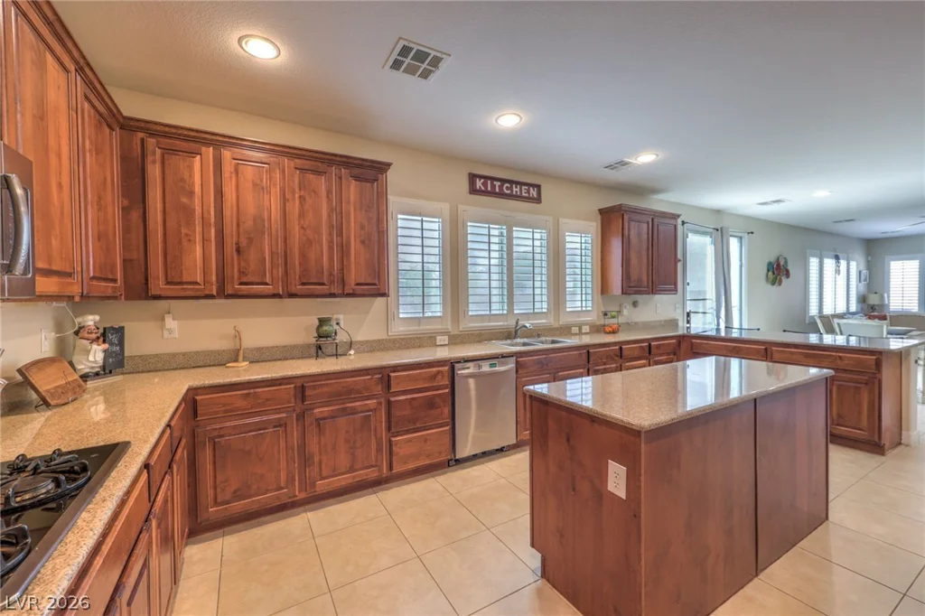 4925 Goldfield, North Las Vegas, NV 89031