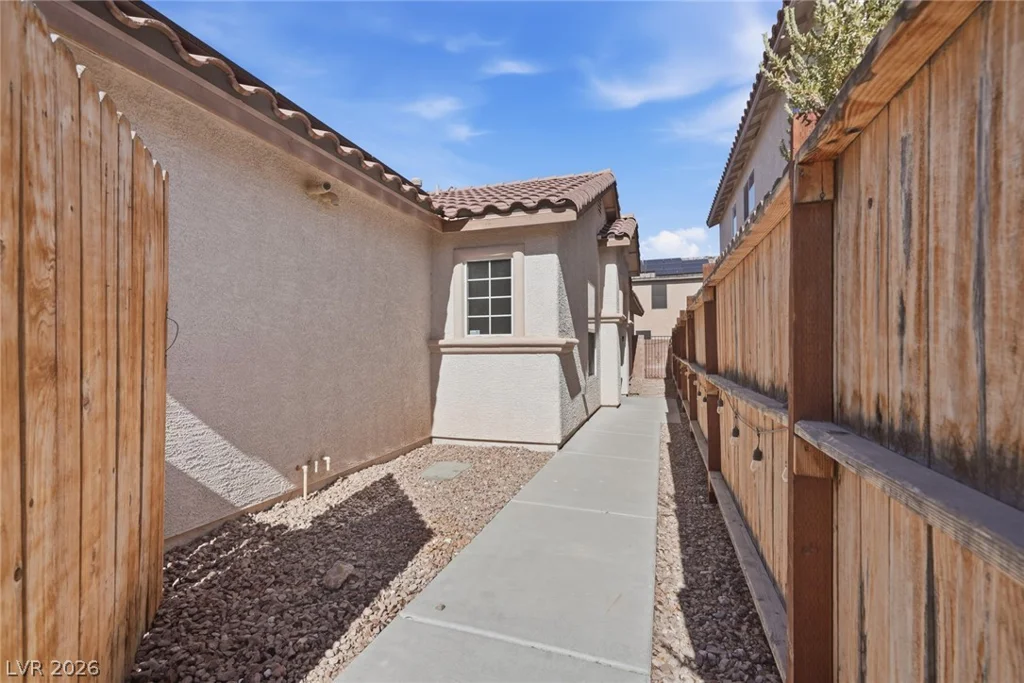 8432 Warthen Meadows, Las Vegas, NV 89131