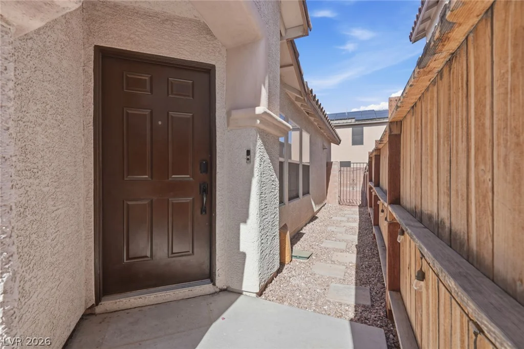8432 Warthen Meadows, Las Vegas, NV 89131