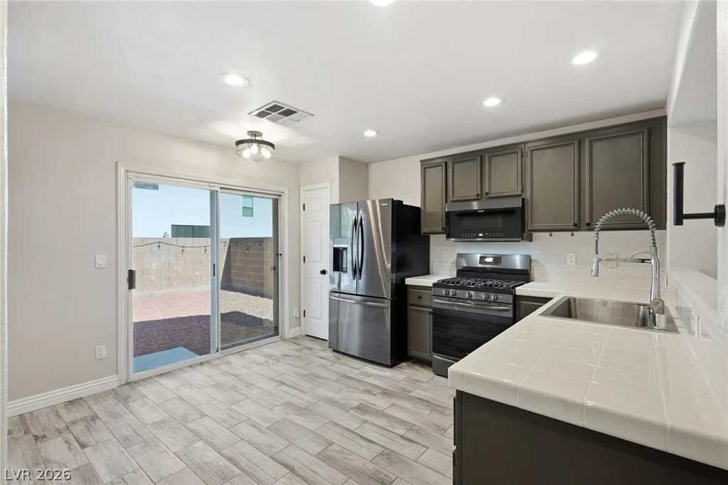 8432 Warthen Meadows, Las Vegas, NV 89131