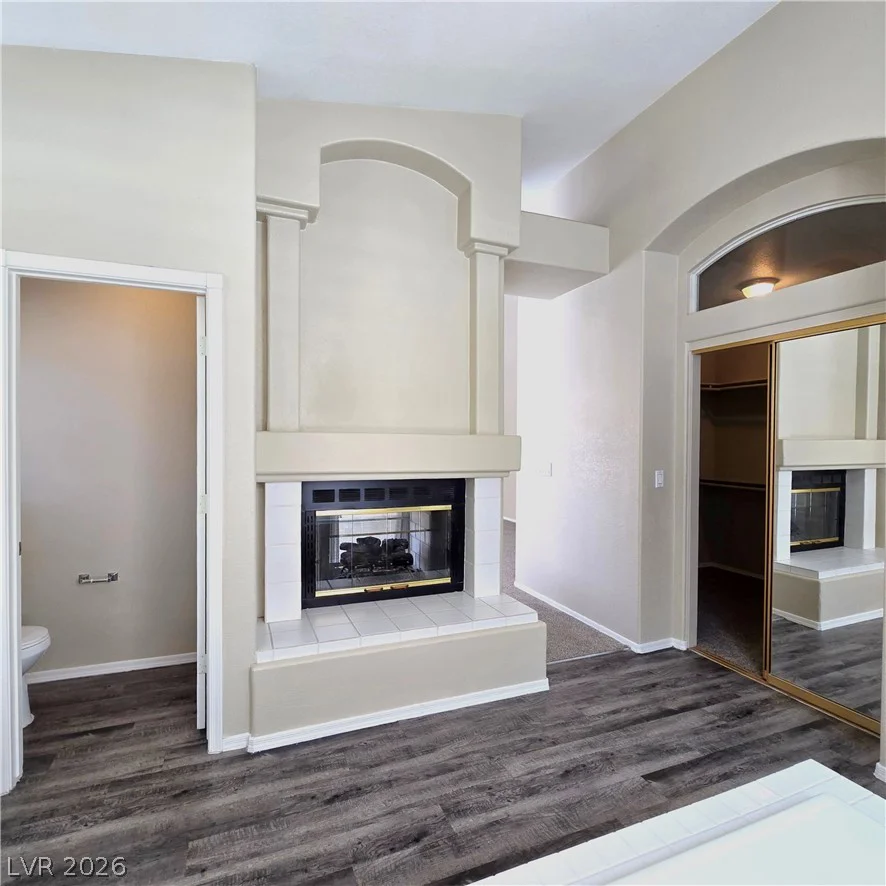 1445 Castle Crest, Las Vegas, NV 89117