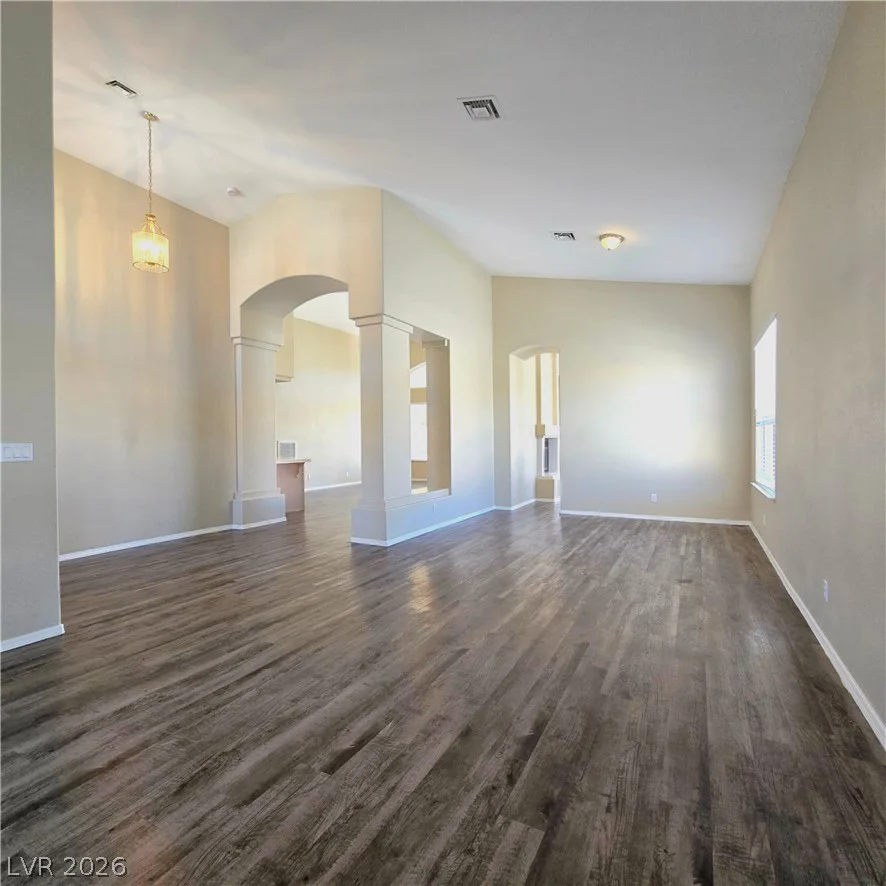 1445 Castle Crest, Las Vegas, NV 89117