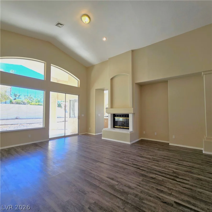 1445 Castle Crest, Las Vegas, NV 89117