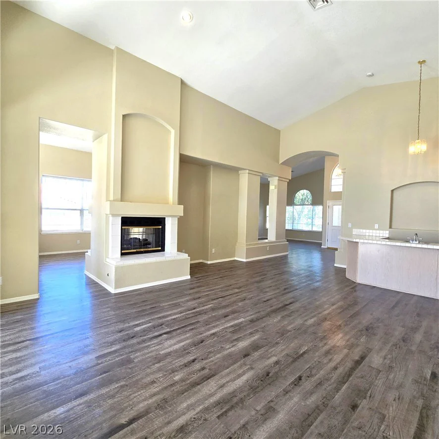1445 Castle Crest, Las Vegas, NV 89117