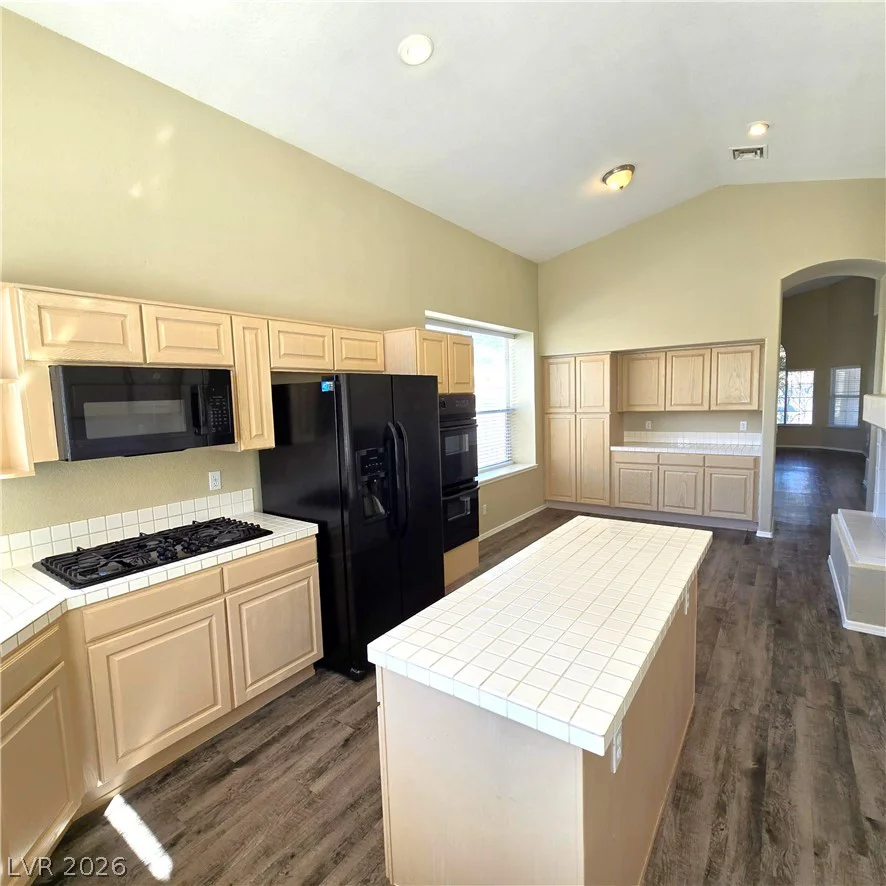 1445 Castle Crest, Las Vegas, NV 89117