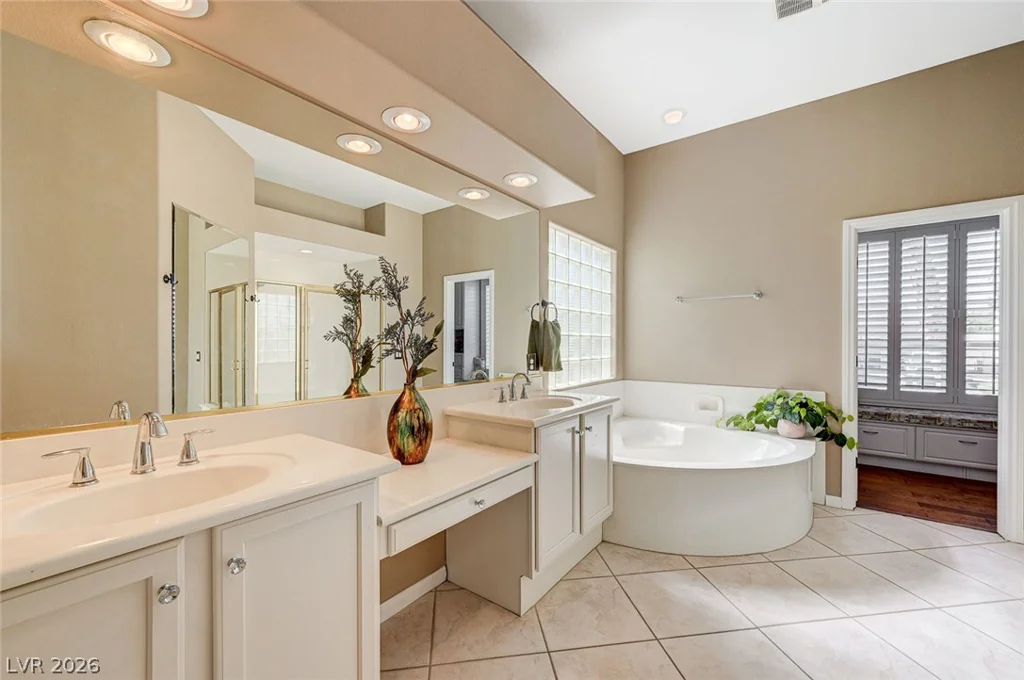 10800 Cedar Forest, Las Vegas, NV 89144