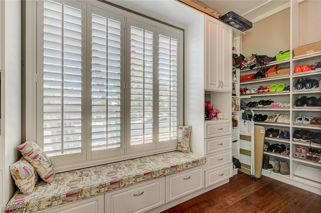 10800 Cedar Forest, Las Vegas, NV 89144