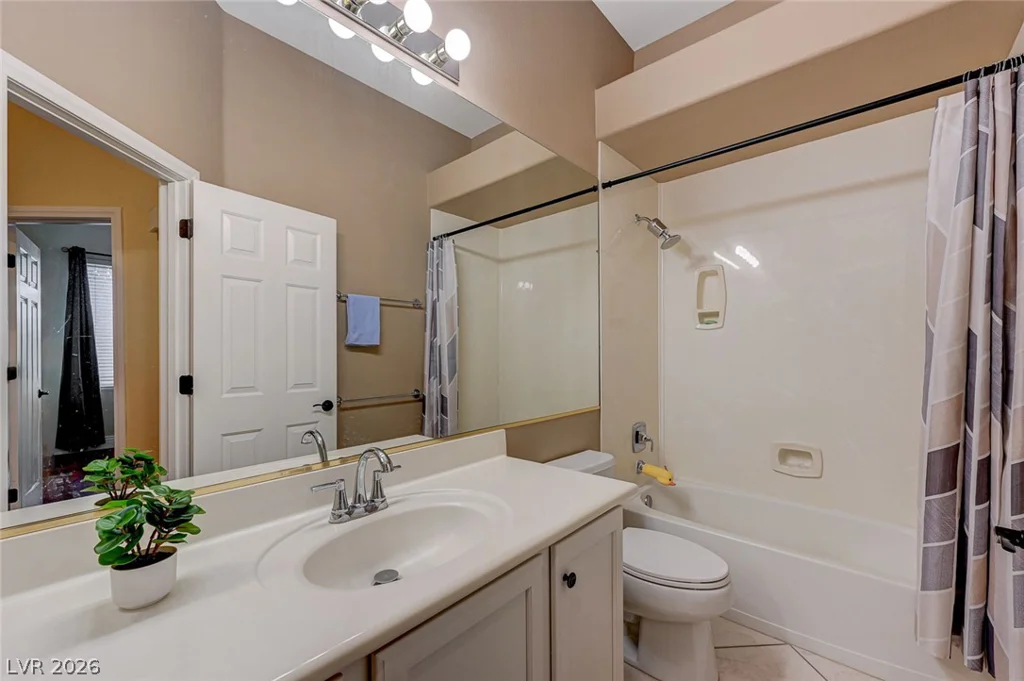 10800 Cedar Forest, Las Vegas, NV 89144