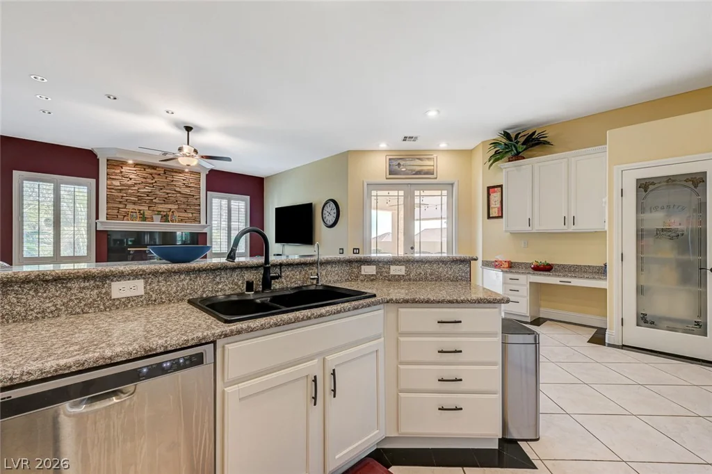10800 Cedar Forest, Las Vegas, NV 89144