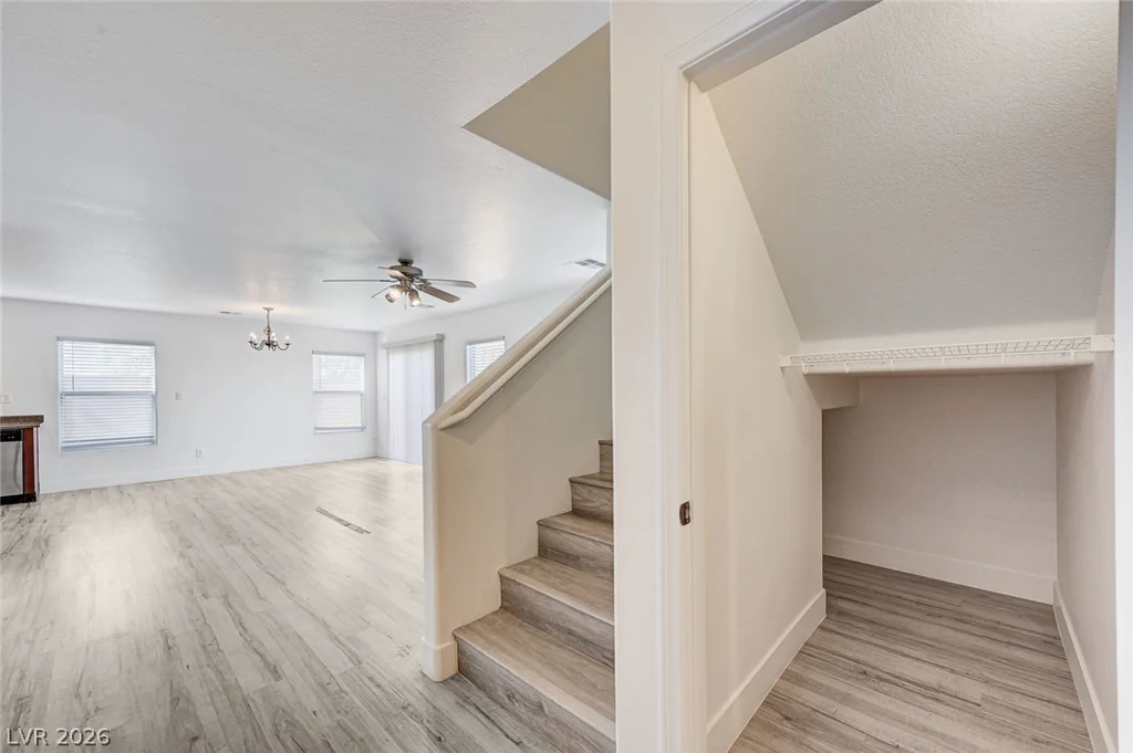 194 Gilliflower, Las Vegas, NV 89183