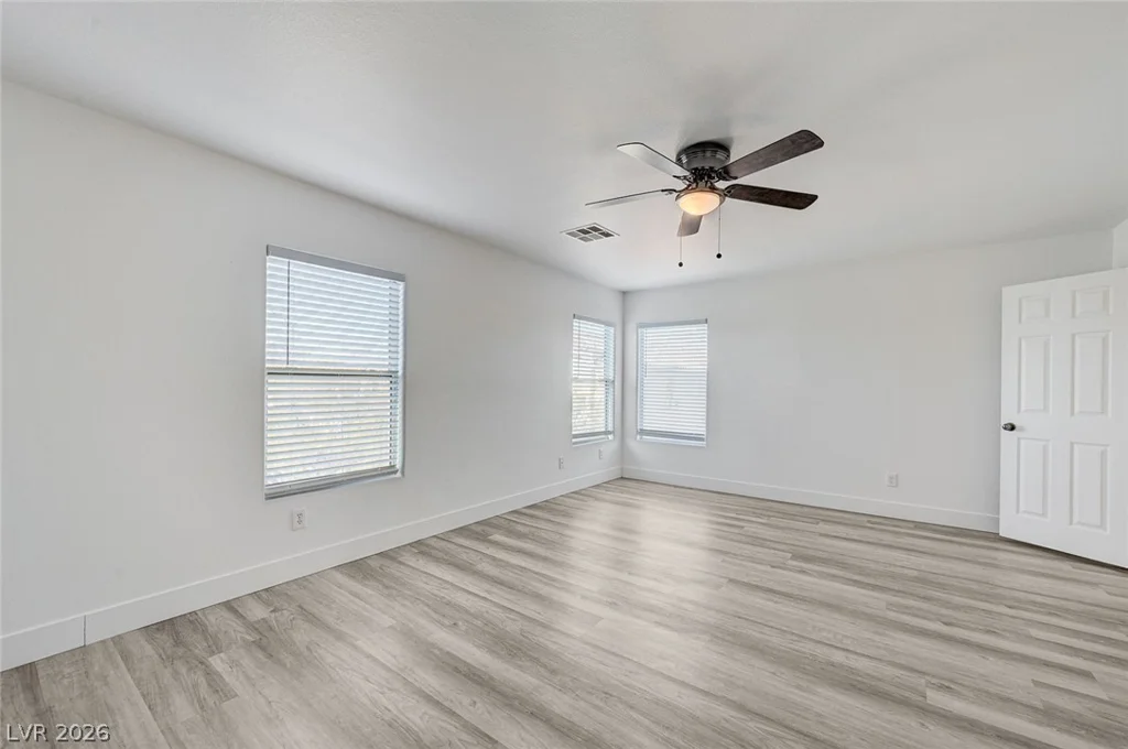 194 Gilliflower, Las Vegas, NV 89183