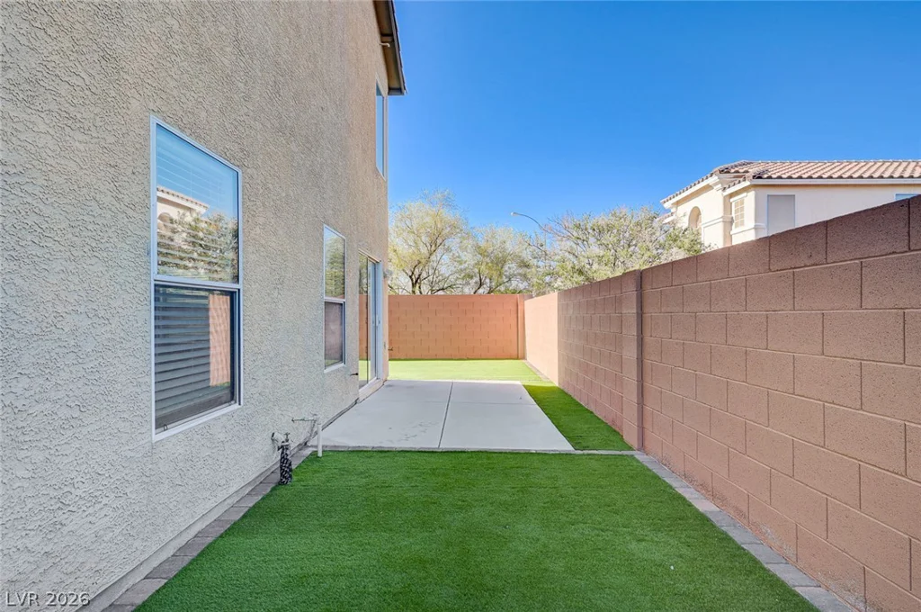 194 Gilliflower, Las Vegas, NV 89183