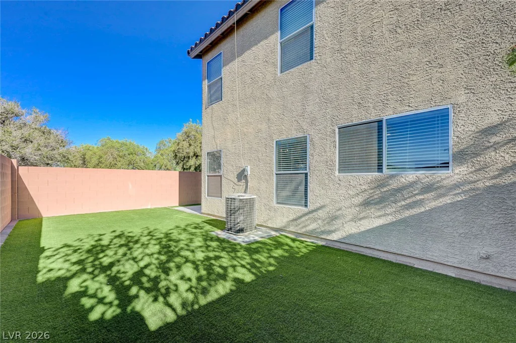 194 Gilliflower, Las Vegas, NV 89183