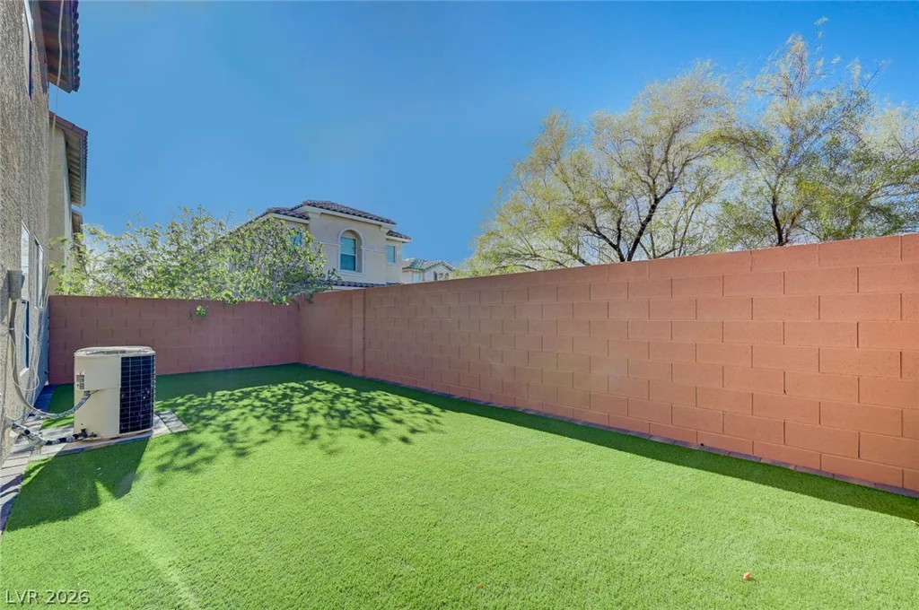 194 Gilliflower, Las Vegas, NV 89183