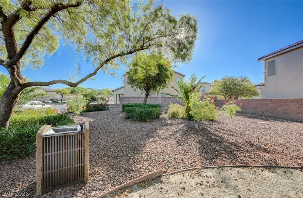 194 Gilliflower, Las Vegas, NV 89183