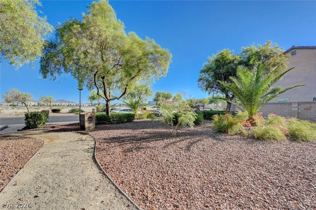194 Gilliflower, Las Vegas, NV 89183