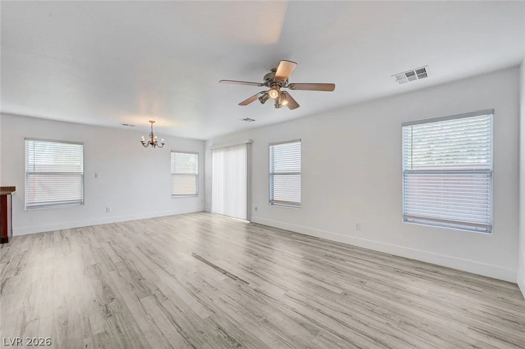 194 Gilliflower, Las Vegas, NV 89183
