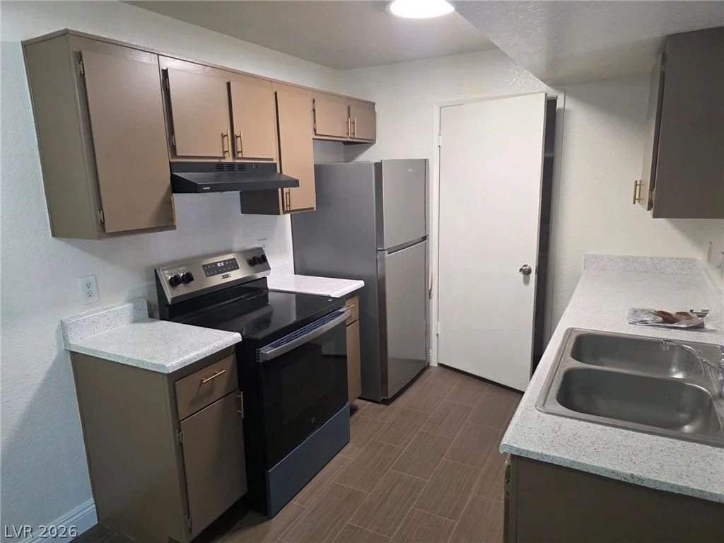 5261 Mission Carmel, Las Vegas, NV 89107