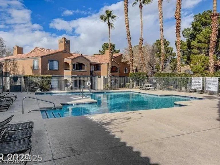 5261 Mission Carmel, Las Vegas, NV 89107