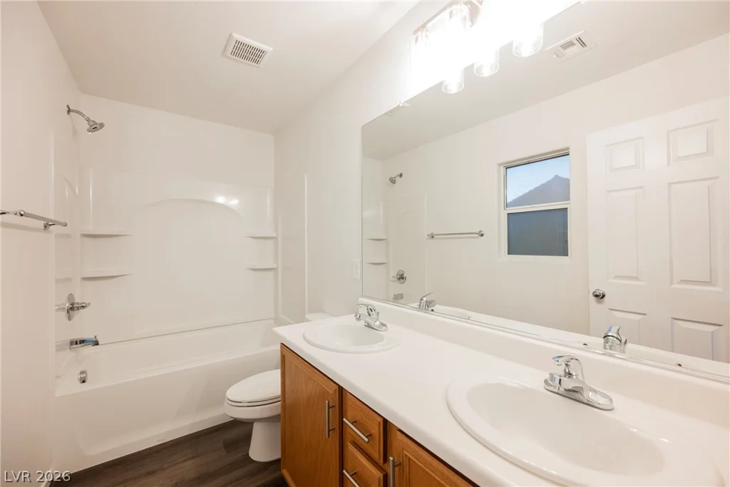 445 Royal Bridge, Las Vegas, NV 89178