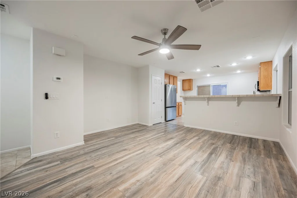 445 Royal Bridge, Las Vegas, NV 89178