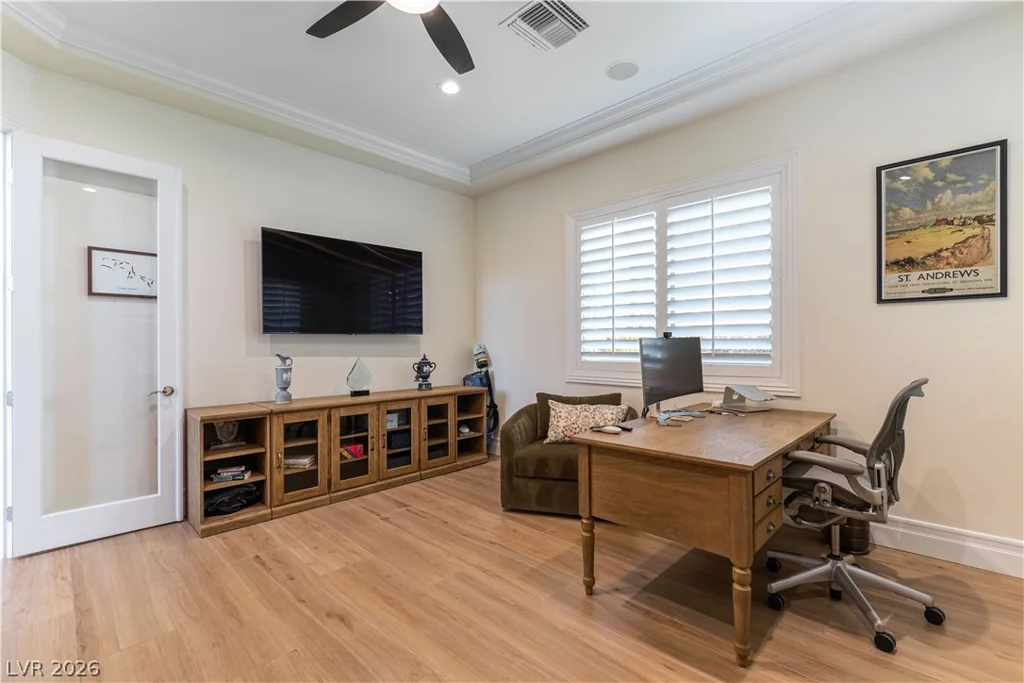 10100 Cresent Mesa, Las Vegas, NV 89145