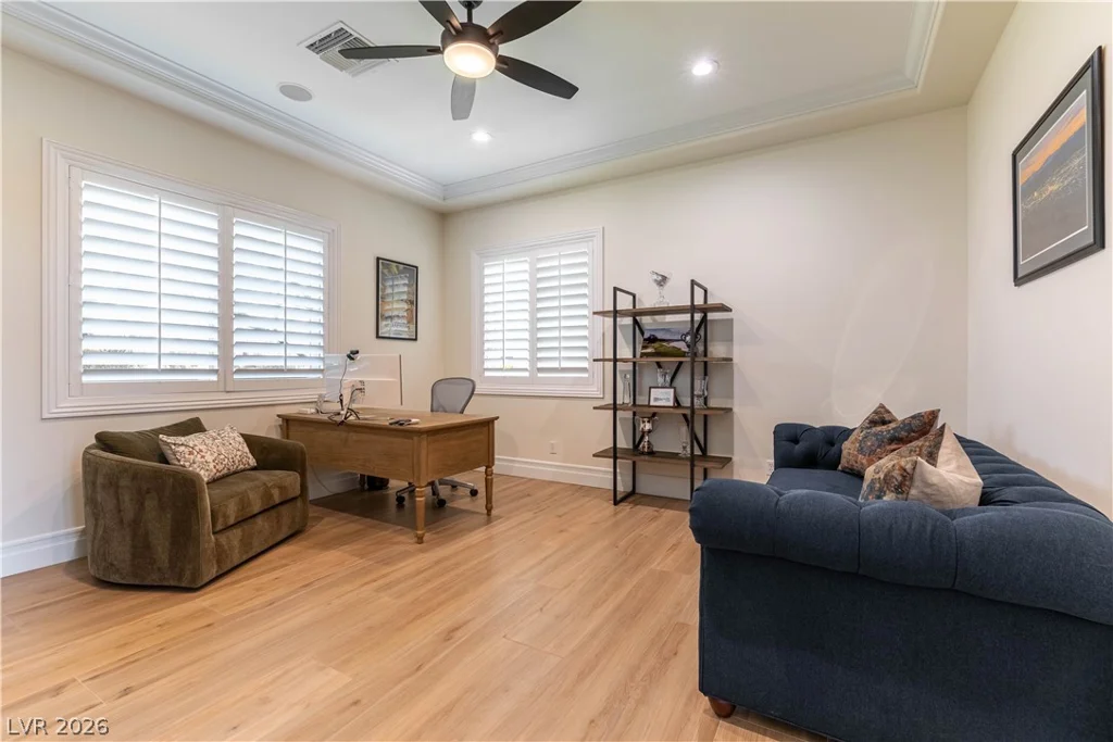 10100 Cresent Mesa, Las Vegas, NV 89145