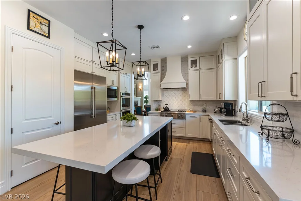 10100 Cresent Mesa, Las Vegas, NV 89145