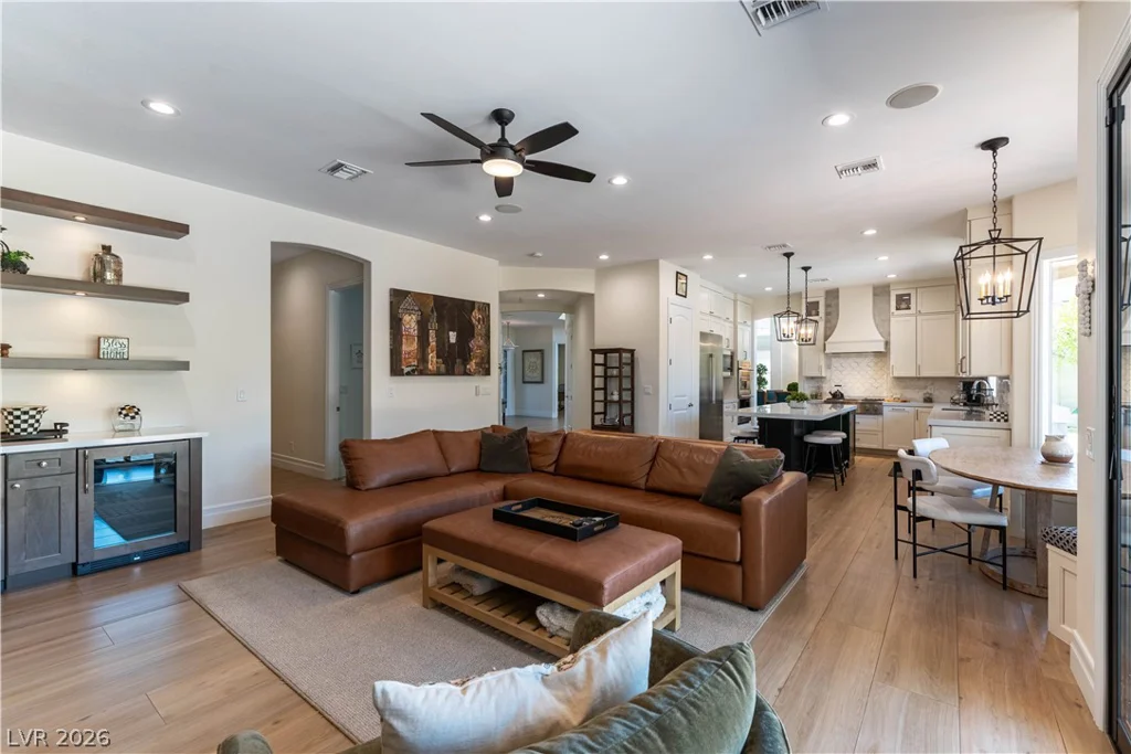 10100 Cresent Mesa, Las Vegas, NV 89145