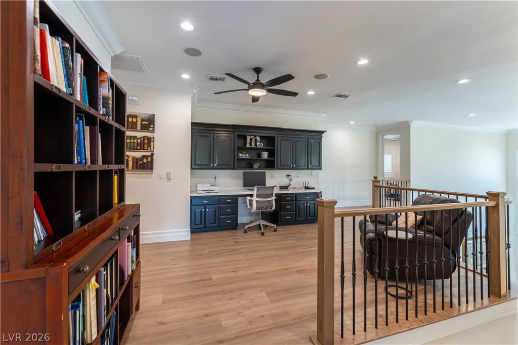10100 Cresent Mesa, Las Vegas, NV 89145