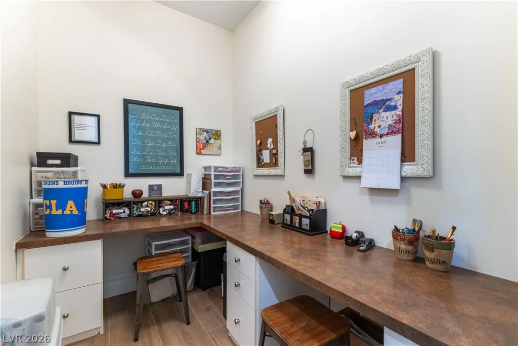 10100 Cresent Mesa, Las Vegas, NV 89145