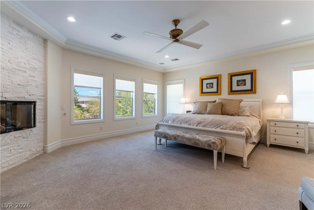 10100 Cresent Mesa, Las Vegas, NV 89145