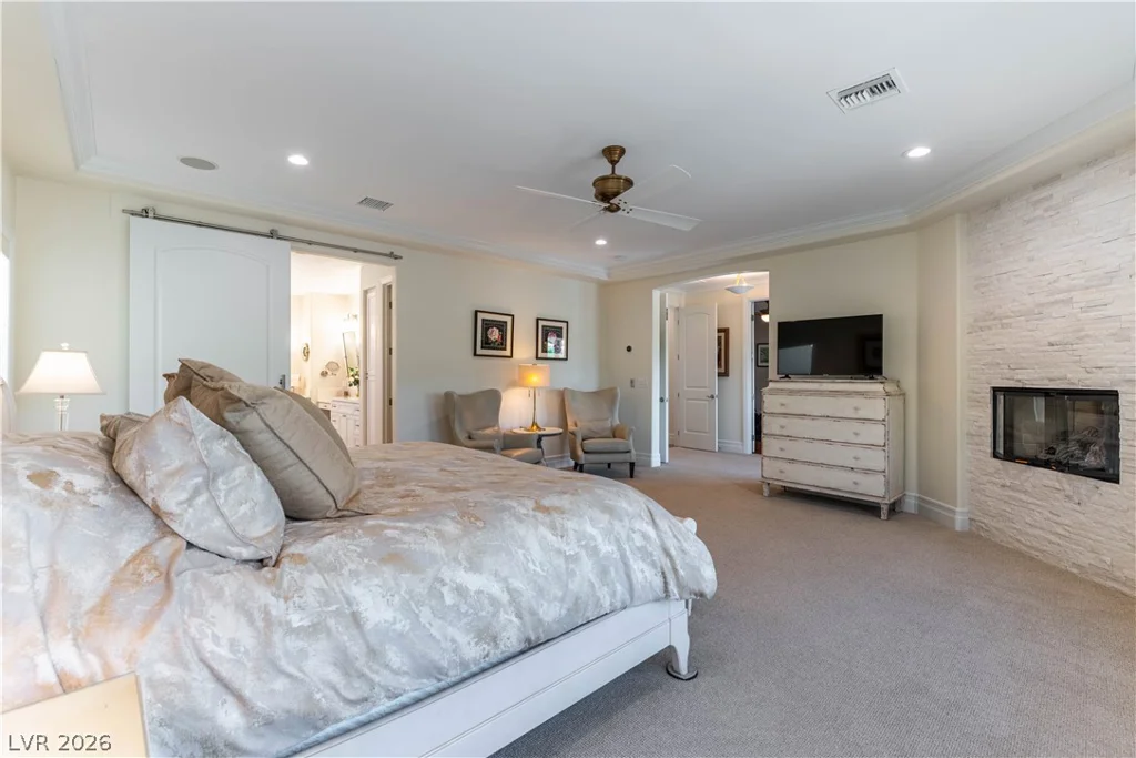 10100 Cresent Mesa, Las Vegas, NV 89145