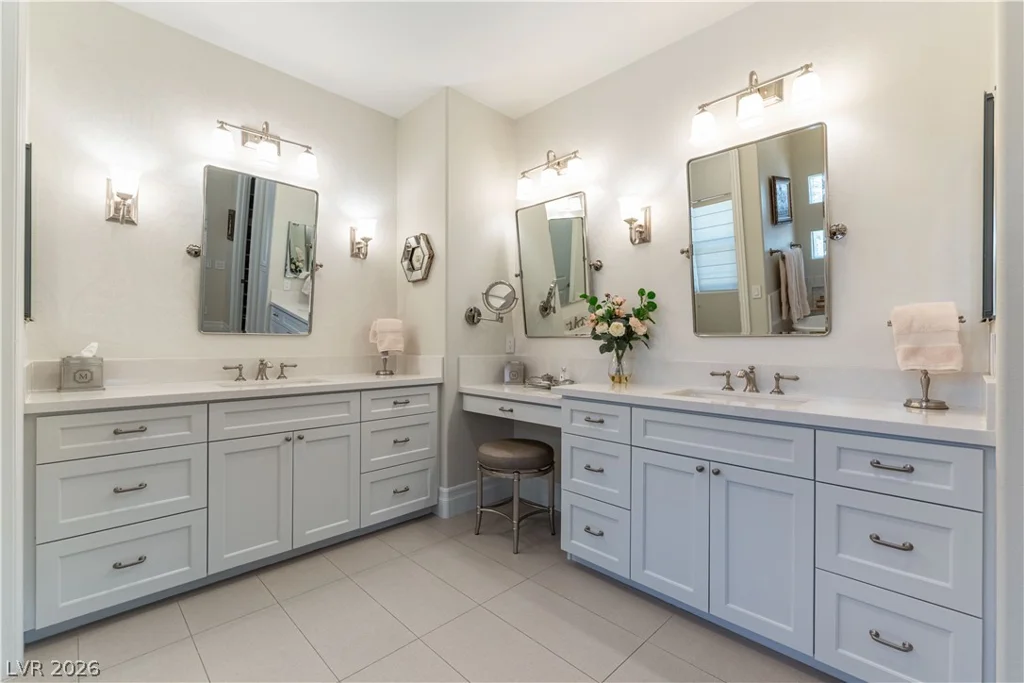 10100 Cresent Mesa, Las Vegas, NV 89145