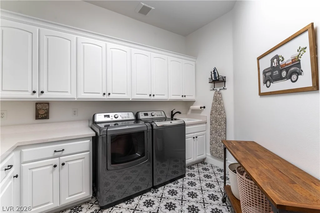 10100 Cresent Mesa, Las Vegas, NV 89145