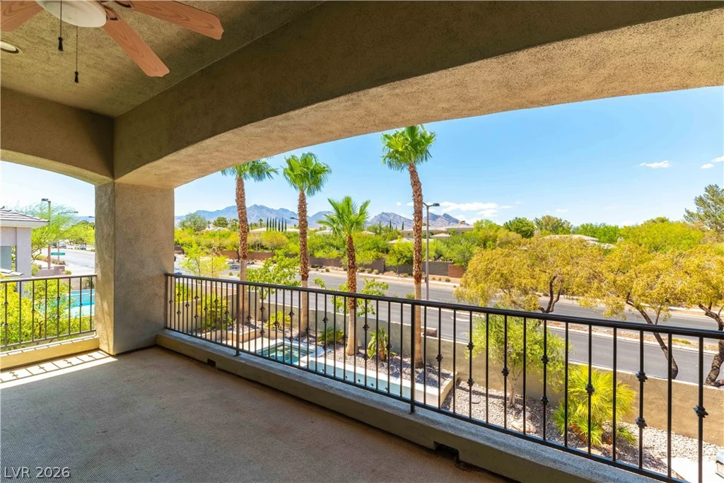 10100 Cresent Mesa, Las Vegas, NV 89145