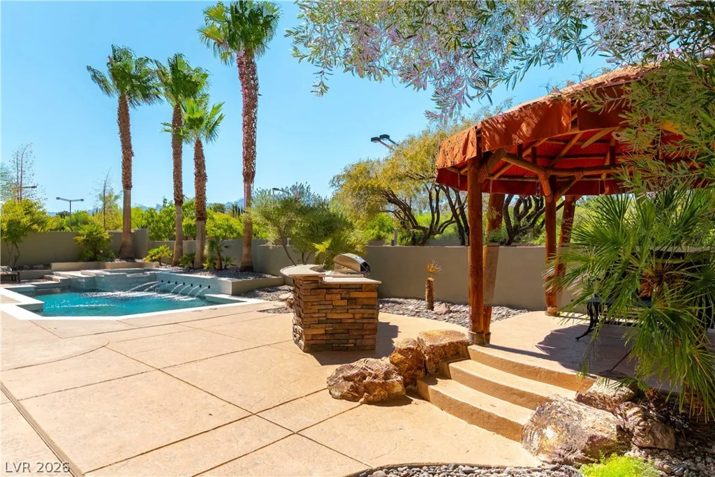 10100 Cresent Mesa, Las Vegas, NV 89145