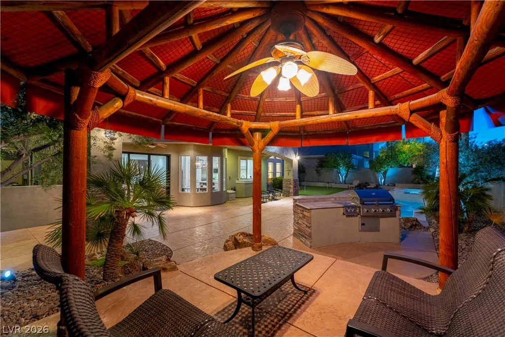 10100 Cresent Mesa, Las Vegas, NV 89145