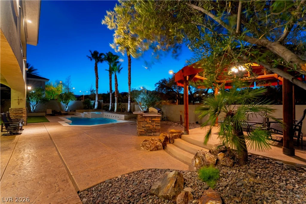 10100 Cresent Mesa, Las Vegas, NV 89145