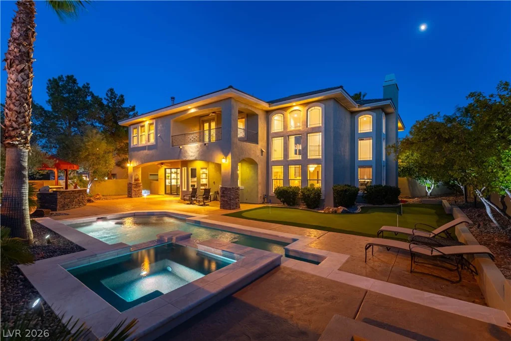 10100 Cresent Mesa, Las Vegas, NV 89145