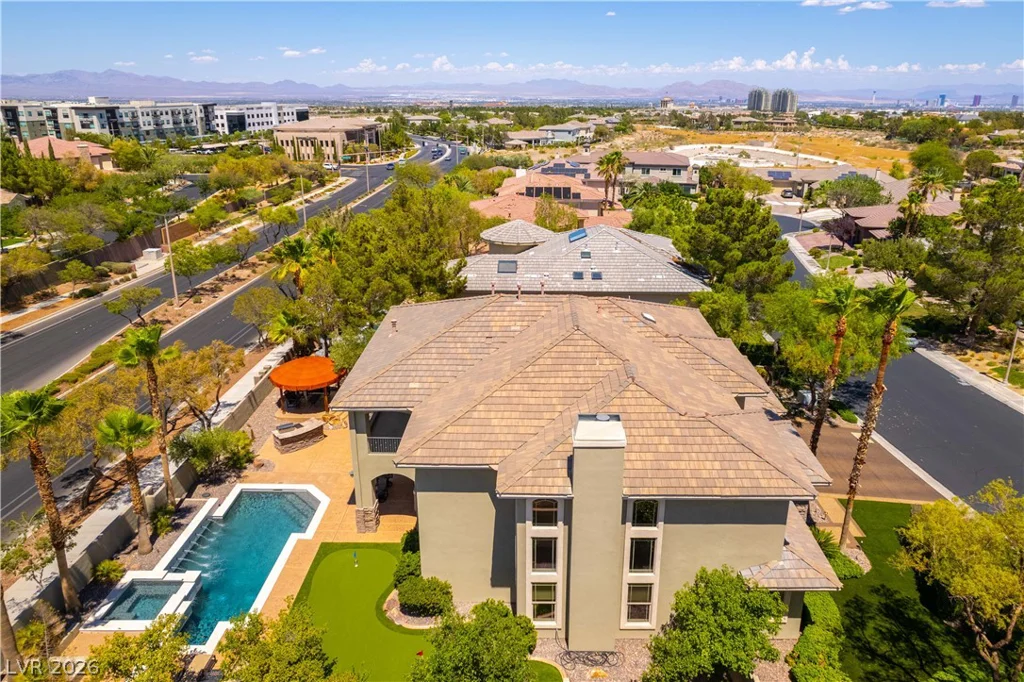 10100 Cresent Mesa, Las Vegas, NV 89145